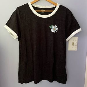 🦋Old Navy graphic tee🦋